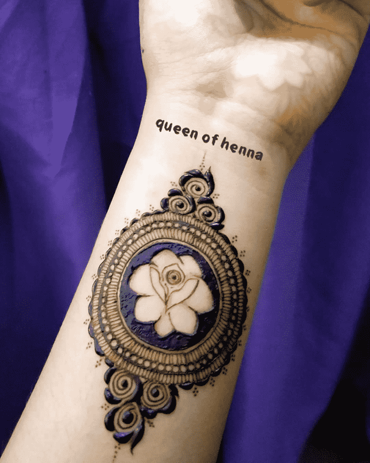 Magnificent Wrist Henna design