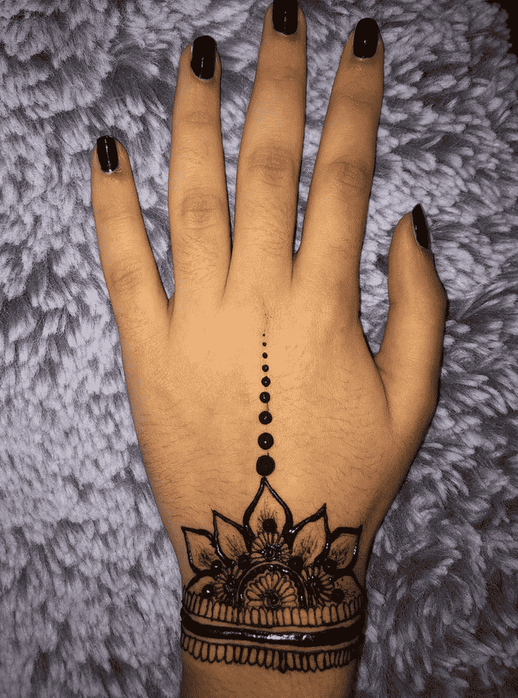 Wonderful Wrist Mehndi design